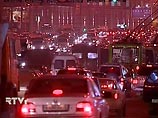 Движение в Москве парализовано из-за тумана, низкой облачности и футбола Движение в Москве парализовано из-за тумана, низкой облачности и футбола