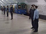 На станции "Бауманская" московского метро  женщина пыталась покончить с собой