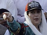 Бывшая глава правительства Пакистана Беназир Бхутто возложила ответственность за теракты, жертвами которых стали не менее 140 человек, на сторонников генерала Зии уль-Хака