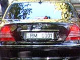 В Молдавии Mercedes президента попал в аварию и скрылся. Полиция гадает: может, он был и не президентский В Молдавии Mercedes президента попал в аварию и скрылся. Полиция гадает: может, он был и не президентский