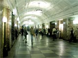 На станциях Замоскворецкой линии московского метро под поезда попали два человека 

