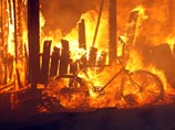 Бушующие на юге Калифорнии пожары уже уничтожили более 1300 домов. В Южной Калифорнии огонь распространился на территории более 120 тысяч гектар