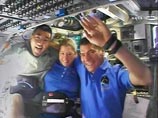 Процессом стыковки будет лично управлять командир экипажа Discovery, 46-летняя Памела Мелрой. Она опытный астронавт, дважды - 2000 и в 2002 годах - побывавшая на орбите в качестве второго пилота "челнока"