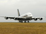 Самый большой в мире пассажирский самолет Airbus A-380 совершил свой первый коммерческий рейс Самый большой в мире пассажирский самолет Airbus A-380 совершил свой первый коммерческий рейс