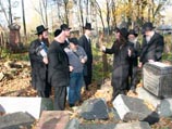 Побывавшие в Каунасе раввины из США и Израиля были потрясены тем, что увидели на старом городском еврейском кладбище в Каунасе