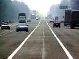 Одобренный накануне Советом Федерации закон "О автомобильных дорогах и дорожной деятельности в Российской Федерации" четко определяет классификацию дорог, формы собственности, полномочия центра и регионов