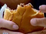 Американец съел 103 гамбургера за восемь минут и остался жив