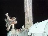 Американцы также осмотрят поворотный механизм одного из блоков солнечных батарей Американцы также осмотрят поворотный механизм одного из блоков солнечных батарей