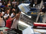 Военные в столице Венесуэлы применили слезоточивый газ и водометы для разгона студентов