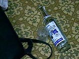 По версии следствия, сыноубийца 15 июня в течение суток употребляла алкоголь, а невольным участником пьяных компаний стал трехлетний реенок, которого мать водила с собой. По версии следствия, сыноубийца 15 июня в течение суток употребляла алкоголь, а невольным участником пьяных компаний стал трехлетний реенок, которого мать водила с собой.