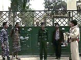 Береговая охрана провинции проводит на побережье рейды для оказания помощи выжившим беженцам из двух беднейших африканских стран. Береговая охрана провинции проводит на побережье рейды для оказания помощи выжившим беженцам из двух беднейших африканских стран.