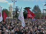 Лидеры Национального Совета оппозиционных партий Грузии заявили, что в случае невыполнения властями требований участников митинга в Тбилиси оппозиция начнет "общенародное движение неподчинения".