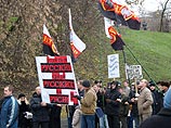 На марш радикалов, который завершился в центре Москвы, пришло в несколько раз меньше участников, чем планировали организаторы На марш радикалов, который завершился в центре Москвы, пришло в несколько раз меньше участников, чем планировали организаторы