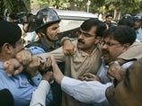 Несколько сотен активистов одной из ведущих религиозных партий Пакистана "Джаммат-е Ислами" задержаны в минувшие сутки