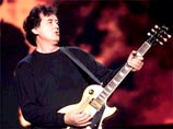 Гитарист легендарной группы Led Zeppelin Джимми Пейдж был назван "живой легендой" на церемонии вручения премии Classic Rock Roll of Honour