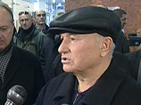 Кепки Лужкова упали в цене: головной убор мэра продан за 10 тысяч долларов