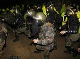 Спецназ МВД дважды в среду жестко разогнал продолжающийся шестой день митинг оппозиции в Тбилиси - с применением слезоточивого газа, водометов и резиновых пуль