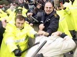 Саакашвили объявил о переносе выборов президента с осени на 5 января 2008 года Саакашвили объявил о переносе выборов президента с осени на 5 января 2008 года
