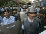 Беназир Бхутто, выйдя из-под ареста, возглавила акции протеста