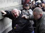 Неонацисты были атакованы группой антифашистов, проводивших свою демонстрацию в центре чешской столицы
