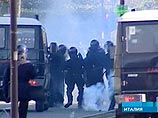 Римские власти подвели первые итоги ночных столкновений в итальянской стлице между футбольными болельщиками и силами правопорядка Римские власти подвели первые итоги ночных столкновений в итальянской стлице между футбольными болельщиками и силами правопорядка