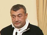 Грузинская оппозиция определилась с единым кандидатом на досрочных президентских выборах 5 января 2008 года. Это 43-летний депутат Леван Гачечиладзе, объявил в понедельник вечером Национальный совет оппозиционных партий после совещания Грузинская оппозиция определилась с единым кандидатом на досрочных президентских выборах 5 января 2008 года. Это 43-летний депутат Леван Гачечиладзе, объявил в понедельник вечером Национальный совет оппозиционных партий после совещания