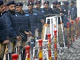 Правительство Пакистана заявляет, что акция протеста в условиях чрезвычайного положения запрещена и полиция при необходимости применит силу