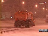 Москву накрыл транспортный коллапс. Высота снежного покрова к утру может достичь 8 см