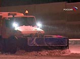 Почти 30 тысяч кубометров снега убрано в столице за последние сутки при помощи 8 тысяч снегоуборочных машин и самосвалов