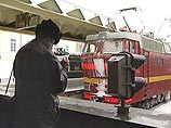 Работники РЖД готовятся к масштабной забастовке накануне выборов, грозя остановить поезда по всей России Работники РЖД готовятся к масштабной забастовке накануне выборов, грозя остановить поезда по всей России