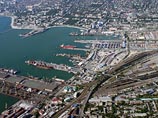 Стихия и стачка парализовали основные морские порты Стихия и стачка парализовали основные морские порты