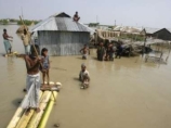 Мощный тропический циклон разрушил тысячи жилых построек в Бангладеш