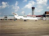 В аэропорту Казани готовится к аварийной посадке самолет Як-42 , выполнявший рейс "Набережные Челны-Москва"