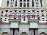 В Москве обрушилась одна из башен гостиницы "Украина" В Москве обрушилась одна из башен гостиницы "Украина"