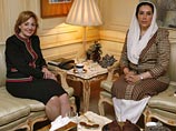 Посол США призвала Бхутто возобновить переговоры с Мушаррафом о разделе власти в Пакистане