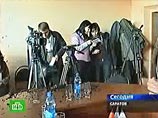 Обсуждающих выборы в Думу журналистов в Саратове полили коричневой грязью
