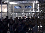 Рабочие российского завода компании Ford, расположенного в Ленинградской области, в ночь на вторник начали бессрочную забастовку
