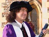 Гитарист группы Queen Брайан Мэй стал ректором университета
Гитарист группы Queen Брайан Мэй стал ректором университета