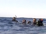 Поиски трех российских дайверов, пропавших в Египте, прекращены в связи с наступлением сумерек и возобновятся утром в пятницу