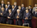 В Верховной Раде Украины возможно появится все же не "оранжевая", а так называемая "широкая" коалиция - между пропрезидентским блоком "Наша Украина - Народная Самооборона" и "Партией регионов" нынешнего премьера Виктора Януковича