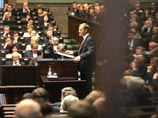 Депутаты аплодисментами встречали выступления Туска Депутаты аплодисментами встречали выступления Туска