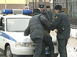 По словам милиционеров, граждане задержаны для проверки документов на три часа. Задержанные подозреваются в том, что собирались участвовать в несанкционированной акции "Другой России" По словам милиционеров, граждане задержаны для проверки документов на три часа. Задержанные подозреваются в том, что собирались участвовать в несанкционированной акции "Другой России"