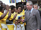 Принц Чарльз встретился в Уганде с перевоспитавшимися проститутками