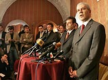Посредники утверждают, что диалог принес некие результаты, однако ситуация по-прежнему остается крайне напряженной. Сепаратисты намерены провозгласить независимость Посредники утверждают, что диалог принес некие результаты, однако ситуация по-прежнему остается крайне напряженной. Сепаратисты намерены провозгласить независимость