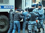 В Москве во время пикета в поддержку арестованного Гарри Каспарова задержали журналистов и сатирика Шендеровича