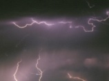 Данные, полученные с межпланетной станции, доказывают, что в атмосфере Венеры сверкают молнии Данные, полученные с межпланетной станции, доказывают, что в атмосфере Венеры сверкают молнии