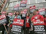 Британские сценаристы провели демонстрацию в поддержу американских коллег 
