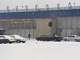 В аэропорту "Внуково" за пределы взлетно-посадочной полосы выкатился пассажирский самолет