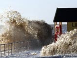 На побережье Ирландии надвигаются волны рекордной высоты в 14 метров На побережье Ирландии надвигаются волны рекордной высоты в 14 метров