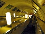 На ближайших к Кремлю станциях метро остановят эскалаторы